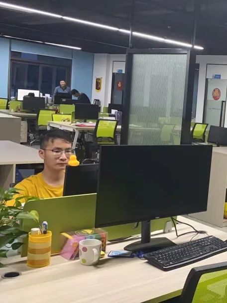 奋战一线丨抖圈人的假期这样过