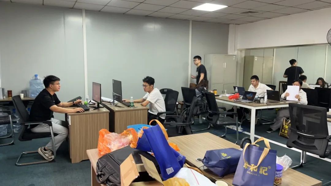 《致敬，，，，，，，奋斗的青春》
