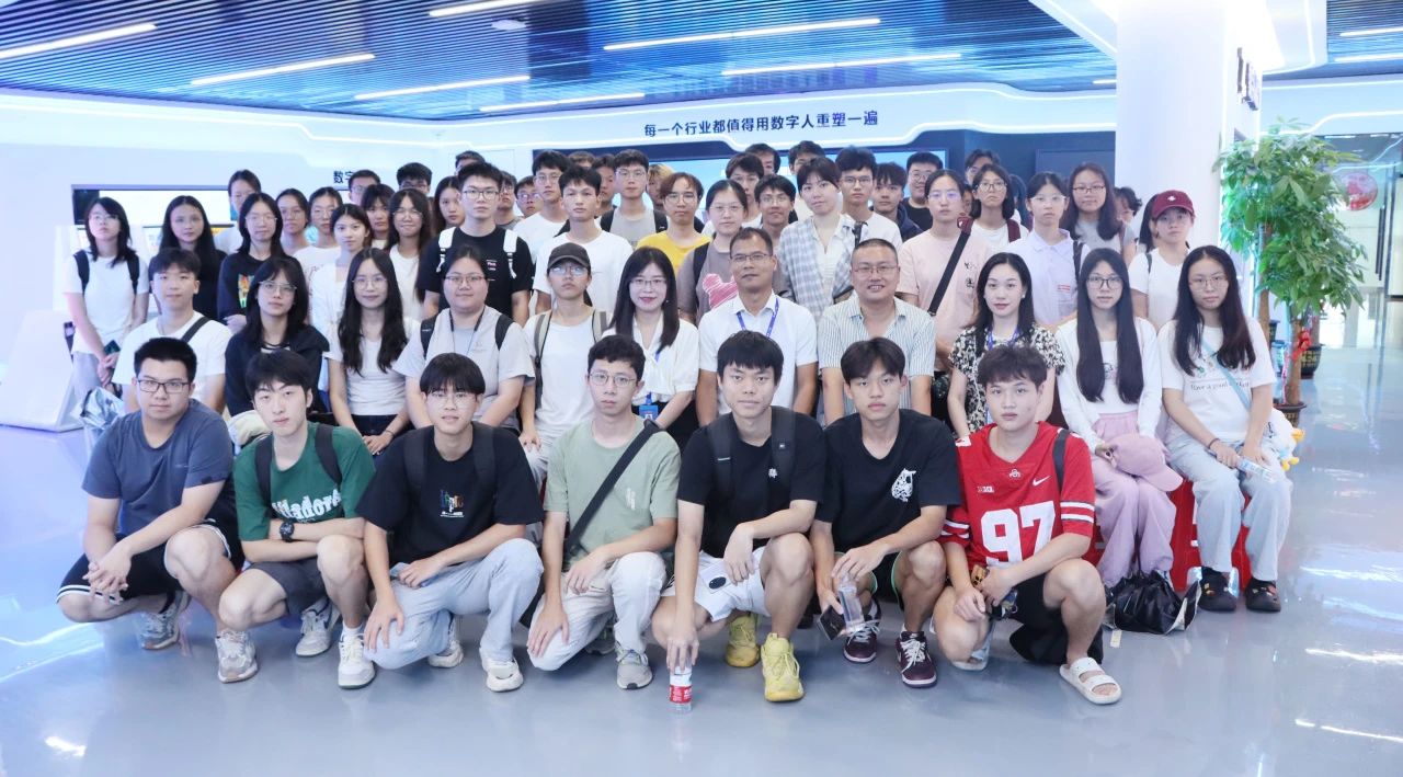 探索未来科技，，，，，，，共筑智慧桥梁